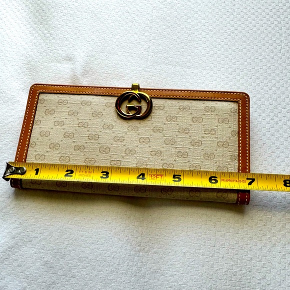 Gucci Handbags - Firm price🔥Gucci Womens Wallet